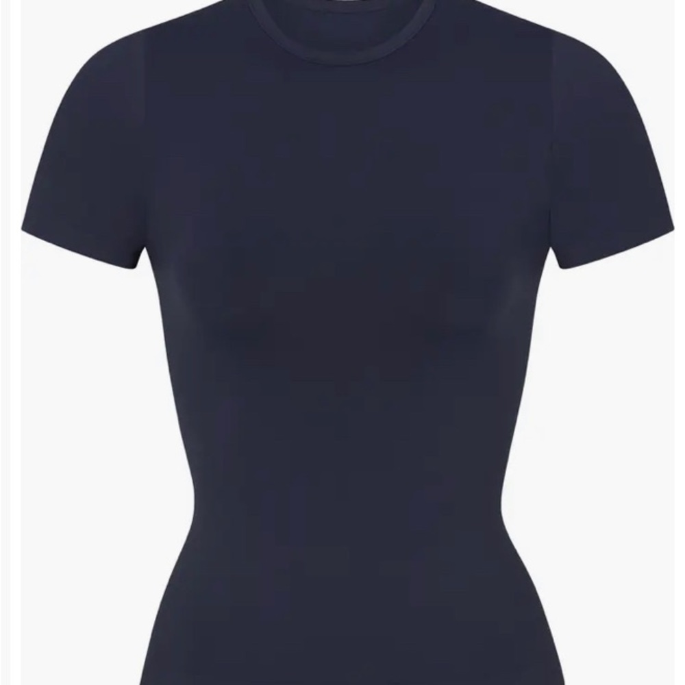 SKIMS NWT Soft Smoothing T-Shirt - Eclipse - Picture 4 of 4